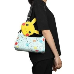Bioworld Pokemon Pikachu AOP Handbag & Coin Purse -Animation Bag Store EDjlPFbOqoIE8ZTRm3xzbEA6yxrWNTGXOAW0HJZd